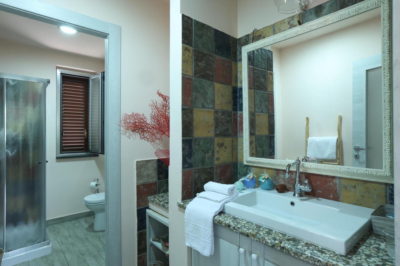 Le Stanze Dei Colori Hotel Aci Bonaccorsi Bagian luar foto