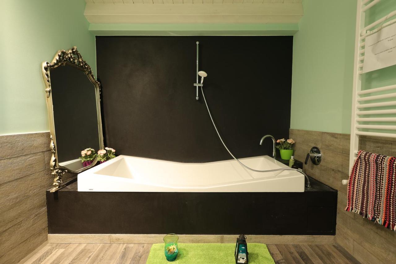 Le Stanze Dei Colori Hotel Aci Bonaccorsi Bagian luar foto